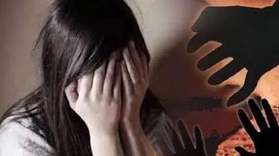 चंपावत: घृणित, घिनौनी हरकत। 10वीं की छात्रा को कमरे में बंद कर, किया दुष्कर्म।