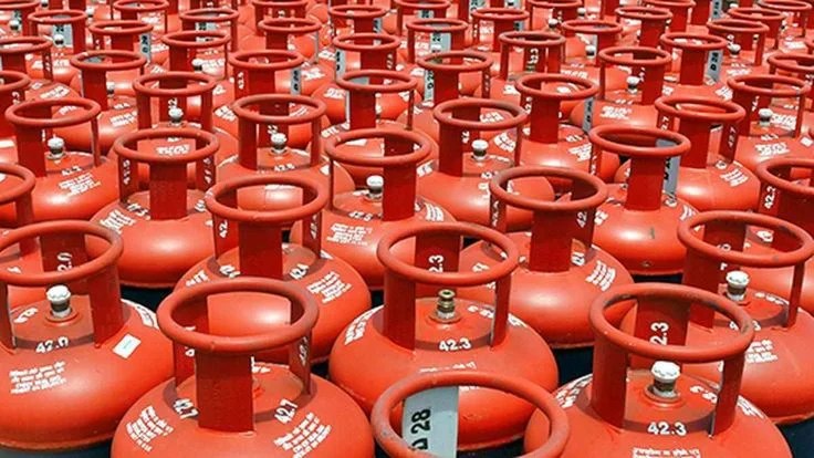 LPG सिलेंडर की कीमतों में बढ़ोतरी,,,,,,,!